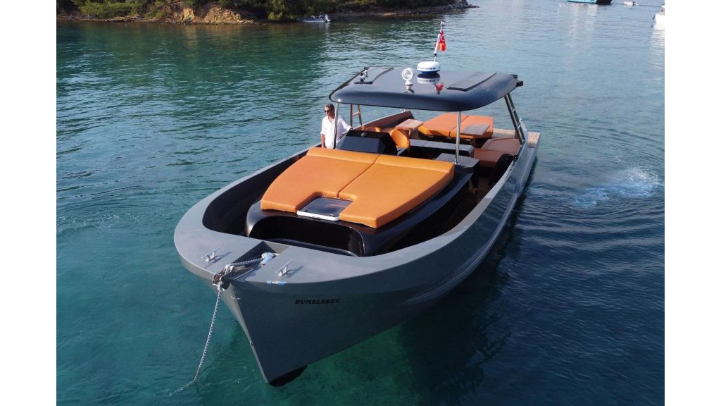 Bumblebee MotorYacht (002)