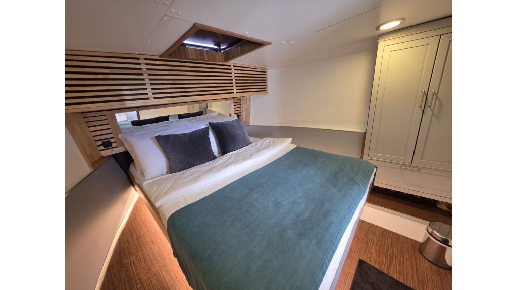 Bumblebee MotorYacht (007)