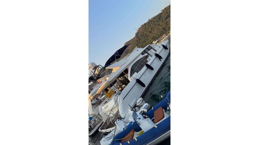 Guy Couach Motor Yacht (012)