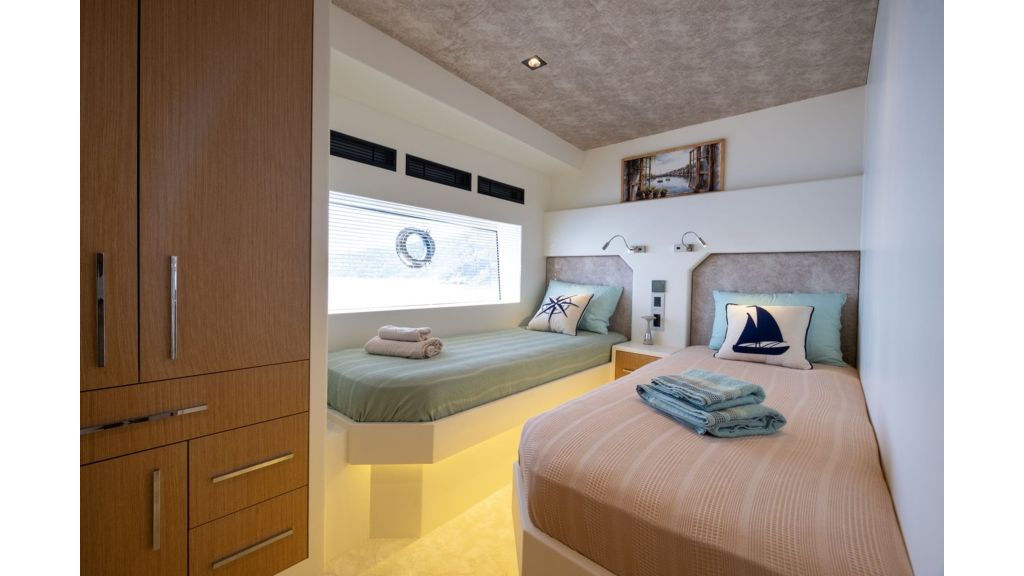 Ozde 2 MotorYacht (007)