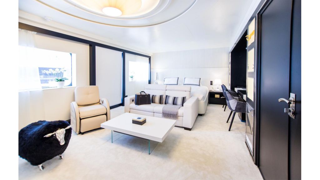 Saluzi Motor Yacht (008)