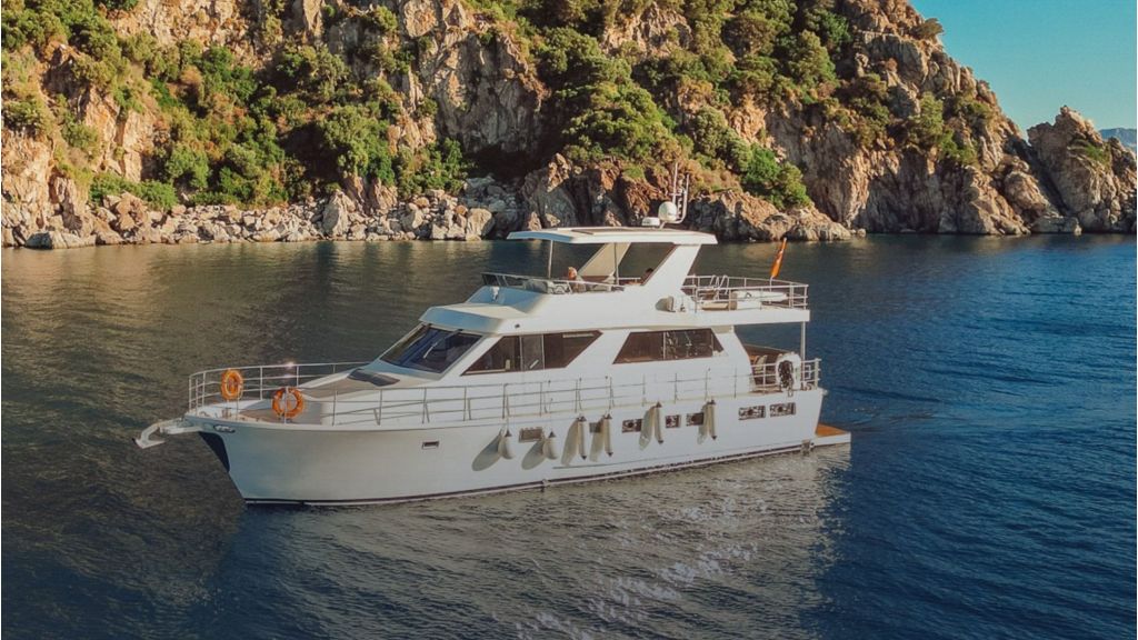Vera 34 Motor Yacht (004)