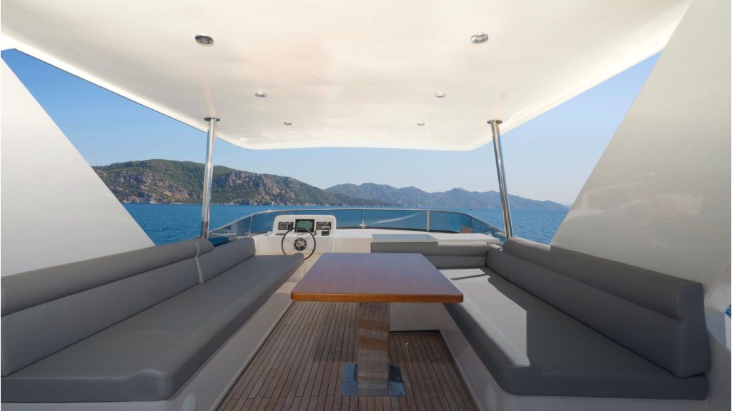 Vera 34 Motor Yacht (011)