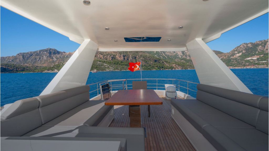 Vera 34 Motor Yacht (013)