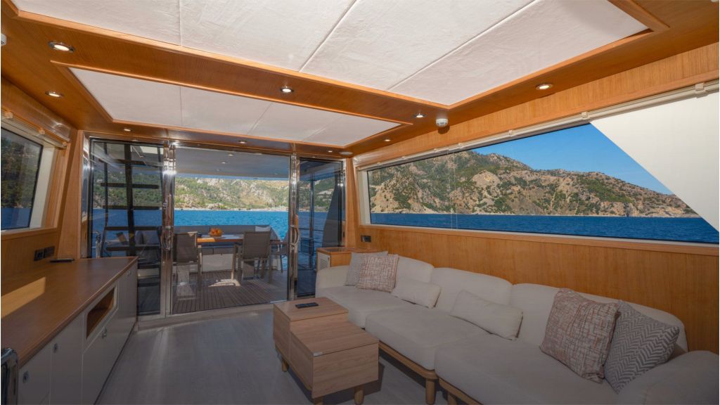 Vera 34 Motor Yacht (016)