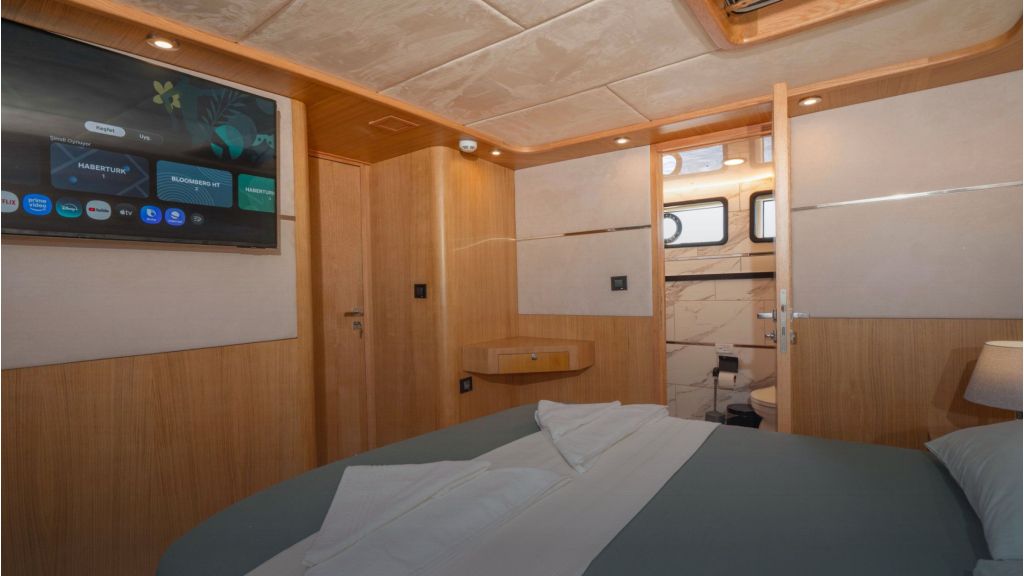 Vera 34 Motor Yacht (019)