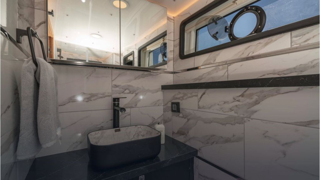 Vera 34 Motor Yacht (021)