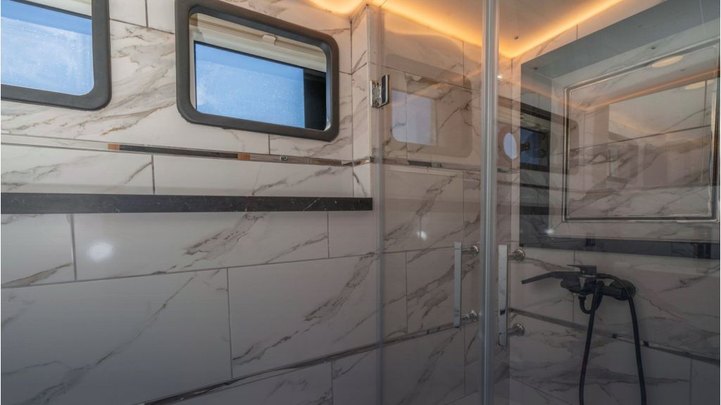 Vera 34 Motor Yacht (022)