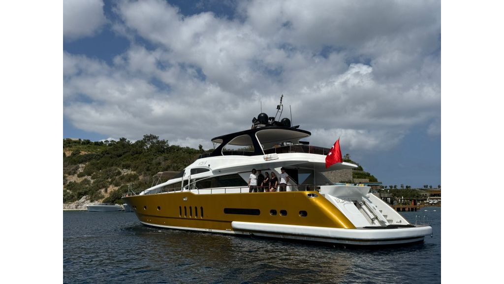 Luxury Motoryacht P_Page_2_Image_0002