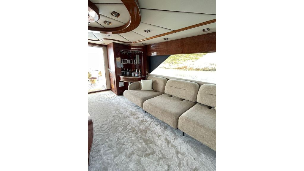Luxury Motoryacht P_Page_6_Image_0015