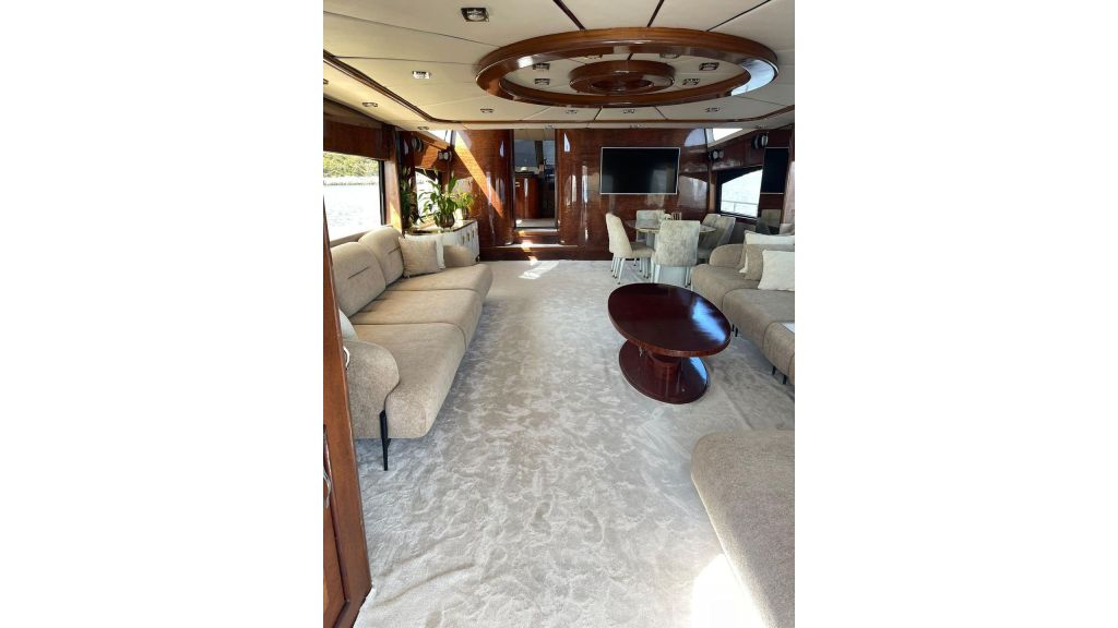 Luxury Motoryacht P_Page_6_Image_0018