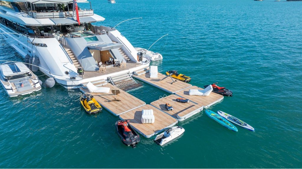 POLESTAR-Mega Yacht master..
