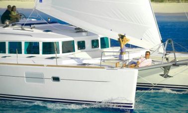 Lagoon 440  sailing cruising