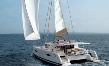 Catamaran_for_sale (19)