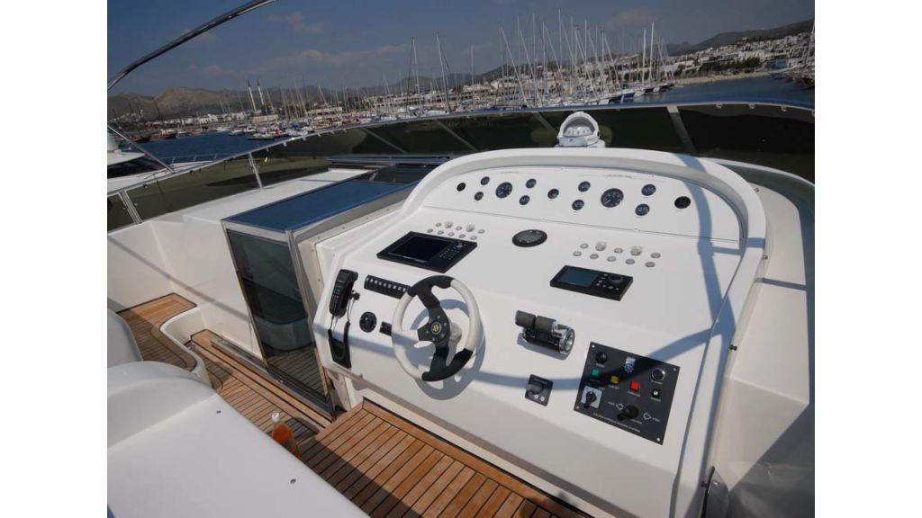 1287579340_motoryacht_for_sale_4