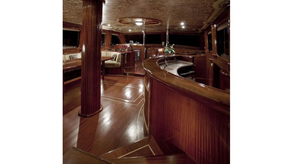 30-meter-6-cabin-luxury-gulet-inner hall-bar