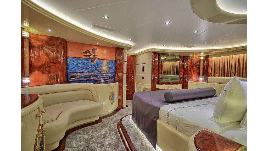 39m Mahogany Built Motor Yacht for Sale (12)