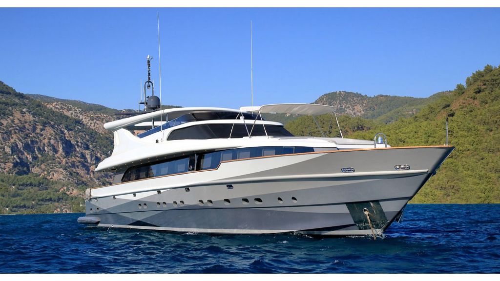 39m Mahogany Built Motor Yacht for Sale (51)