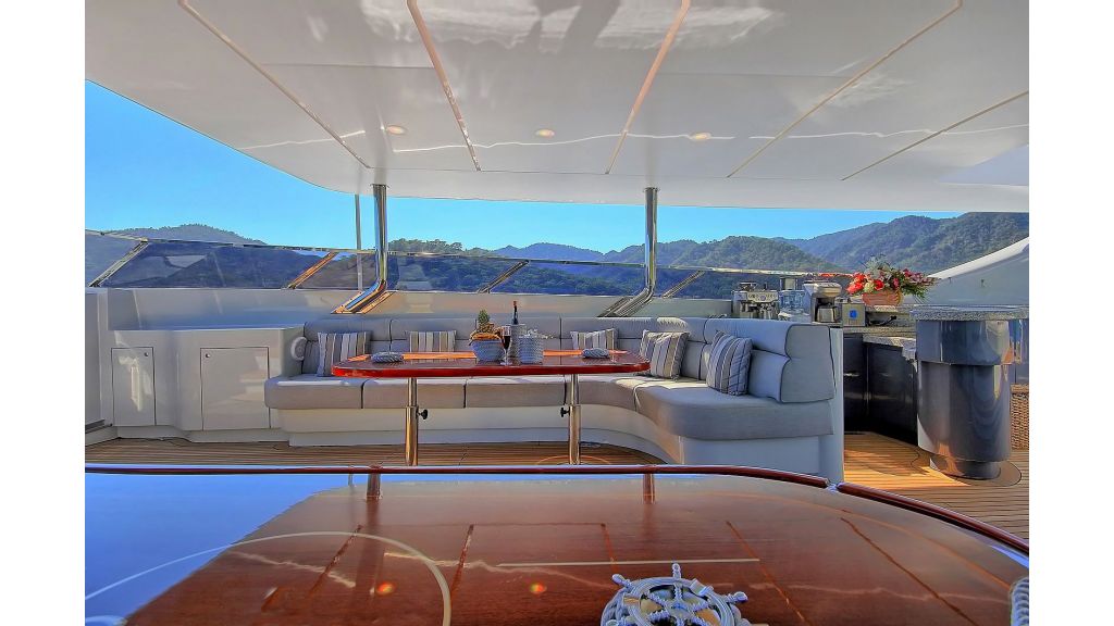 39m Mahogany Built Motor Yacht for Sale (60)