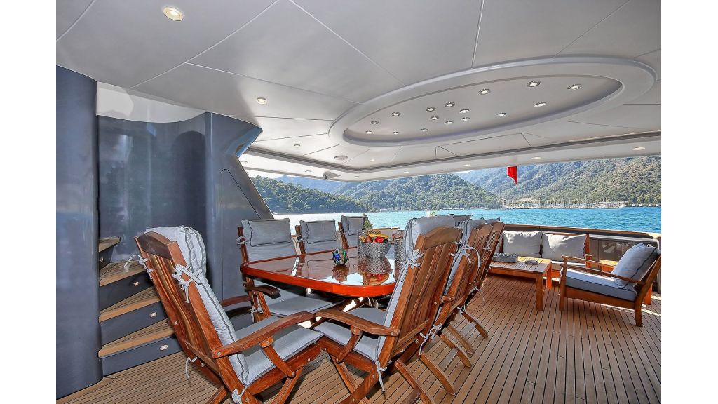 39m Mahogany Built Motor Yacht for Sale (73)