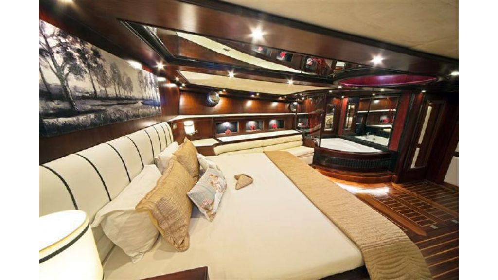 6 cabin luxury charter gulet (2)