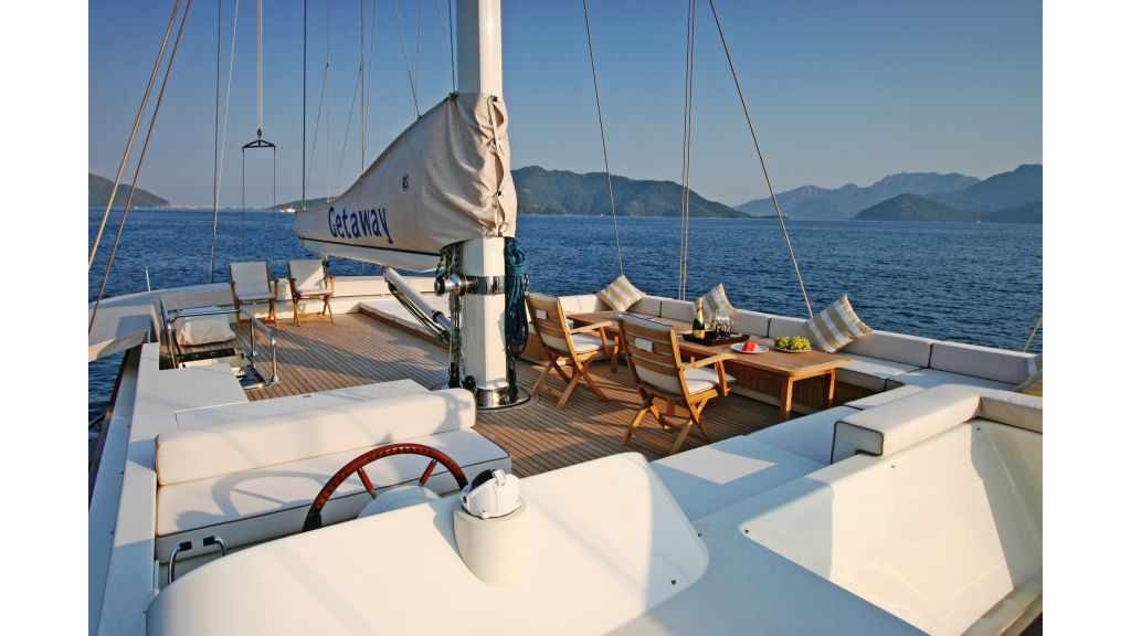 Getaway Luxury Sailing Yacht (14)