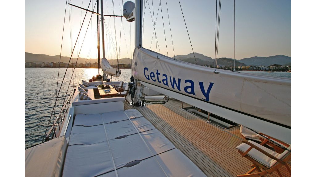 Getaway Luxury Sailing Yacht (16)