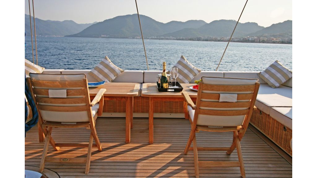 Getaway Luxury Sailing Yacht (19)