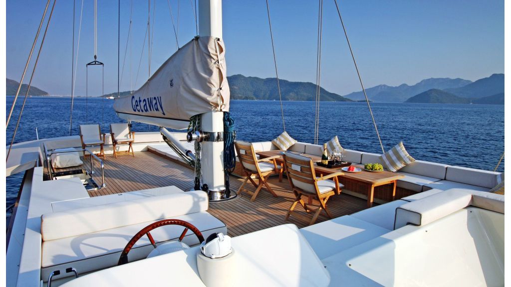 Getaway Luxury Sailing Yacht (20)