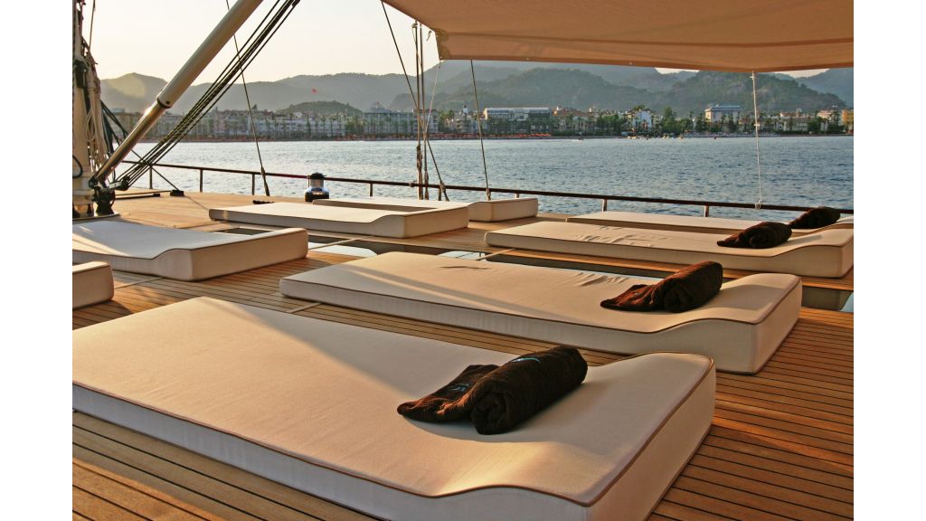 Getaway Luxury Sailing Yacht (23)