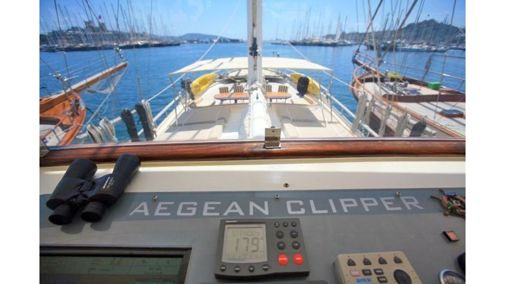 Aegean Clipper,