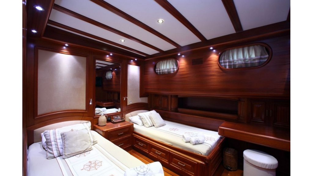 Kaya-Guneri-V-Luxury Yacht (15)