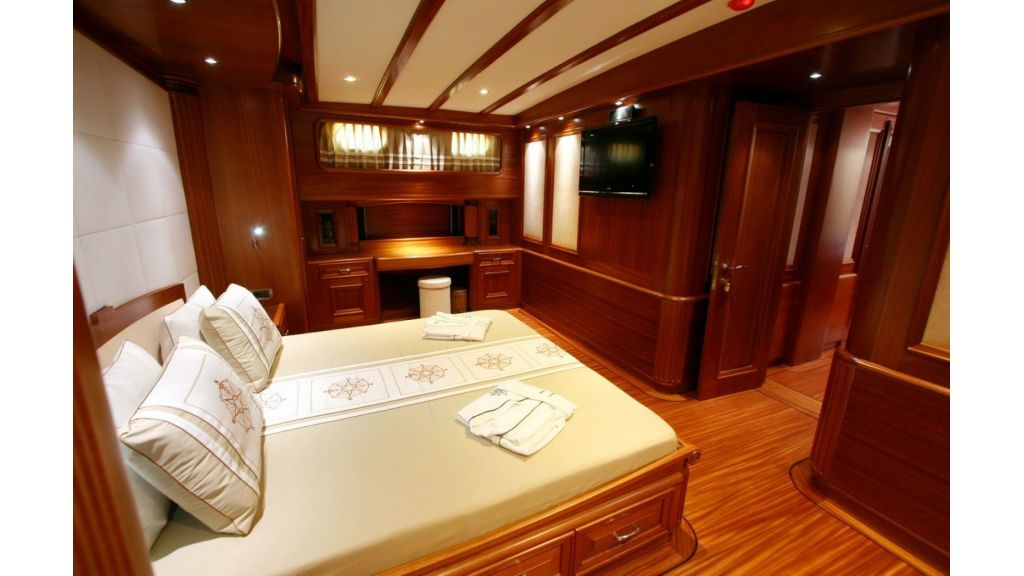 Kaya-Guneri-V-Luxury Yacht (36)
