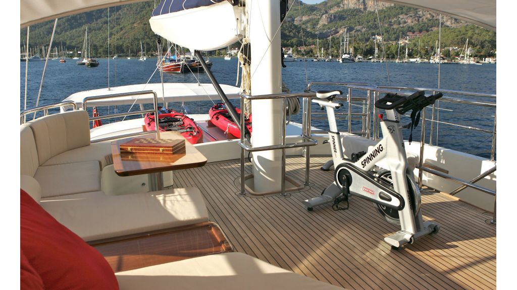 Levantin-Luxury-Sailing-Yacht (11)