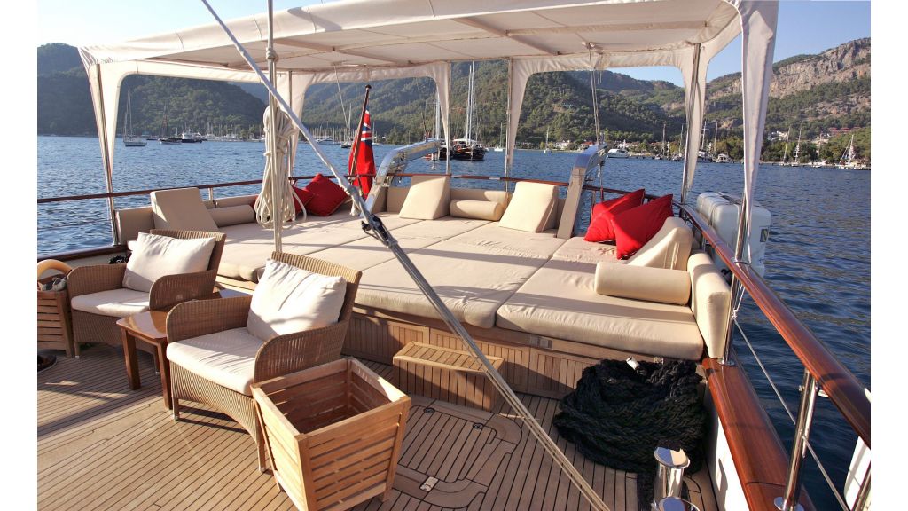 Levantin-Luxury-Sailing-Yacht (13)