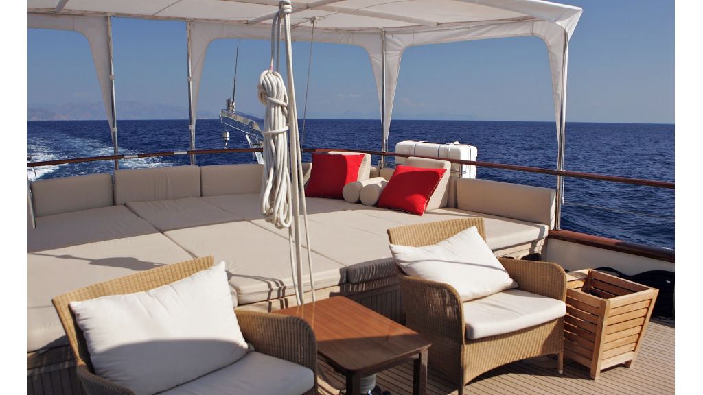 Levantin-Luxury-Sailing-Yacht (2)