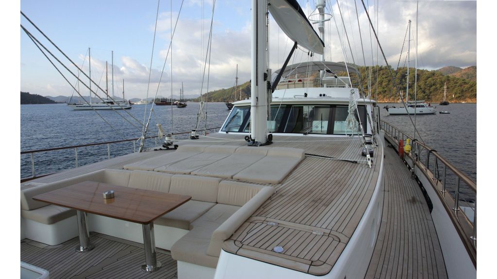 Levantin-Luxury-Sailing-Yacht (23)