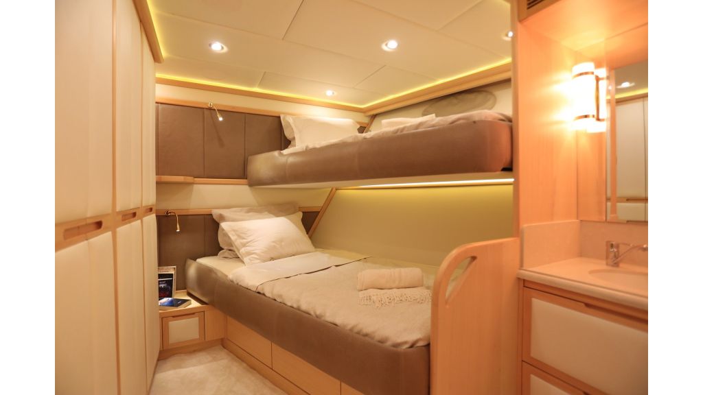 Luxury Motoryacht For Sale (4)