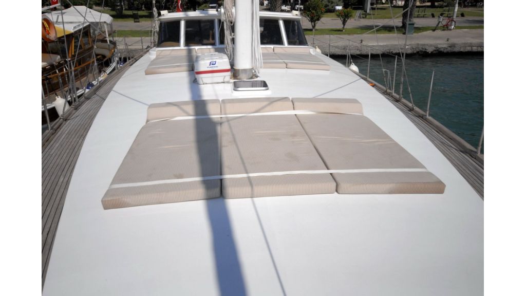 1290362096_sailing_yacht_2