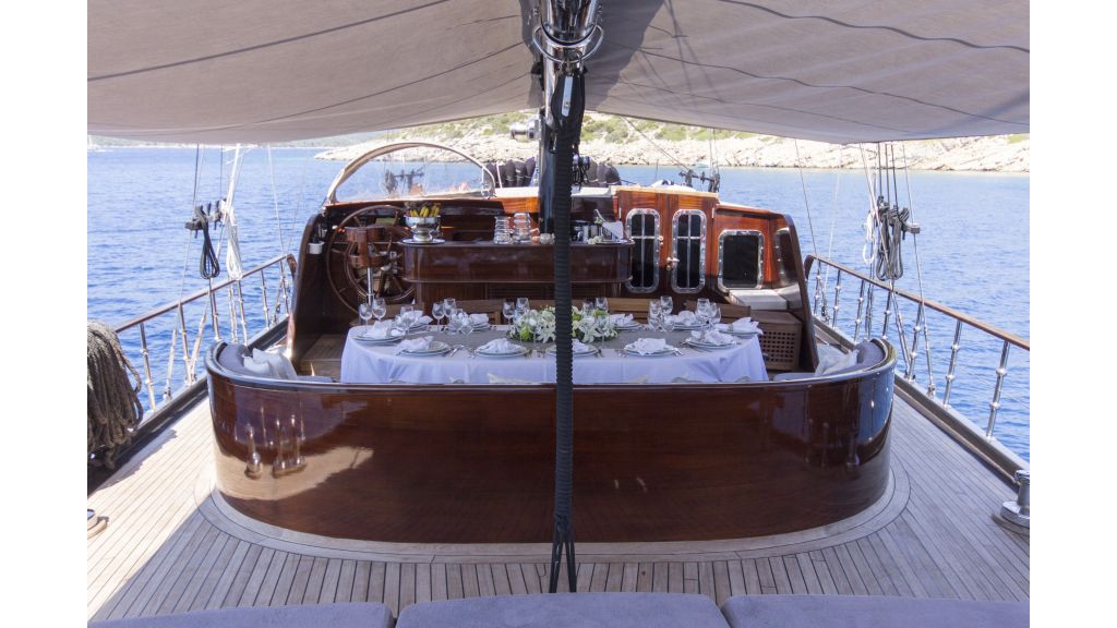 34 meters charter yacht (61)