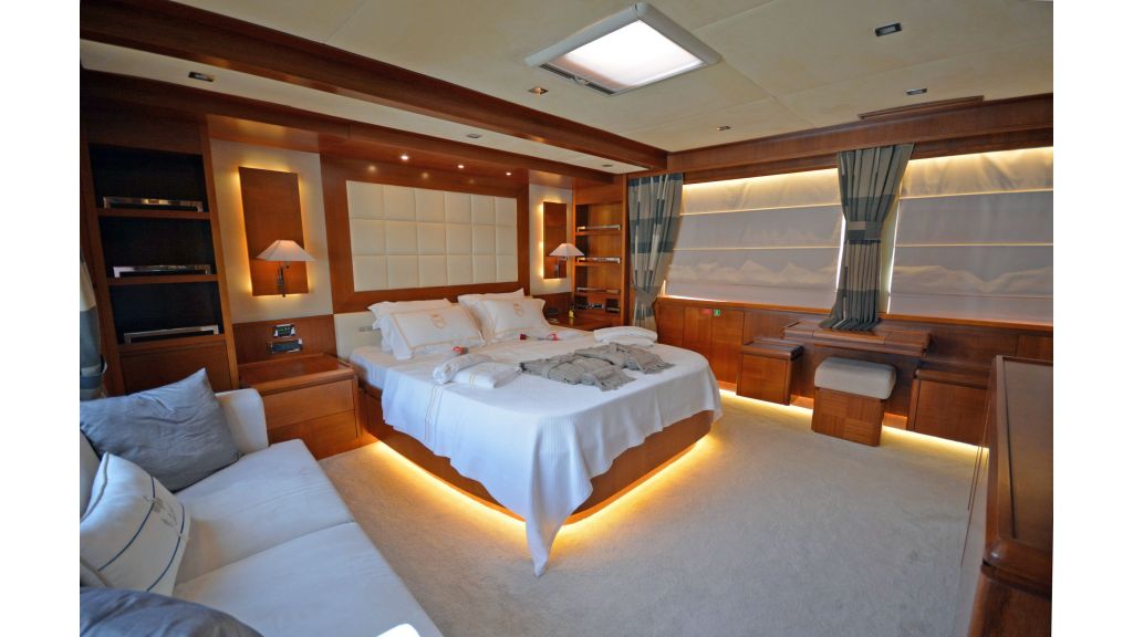 Composite Grp Motoryacht (14)