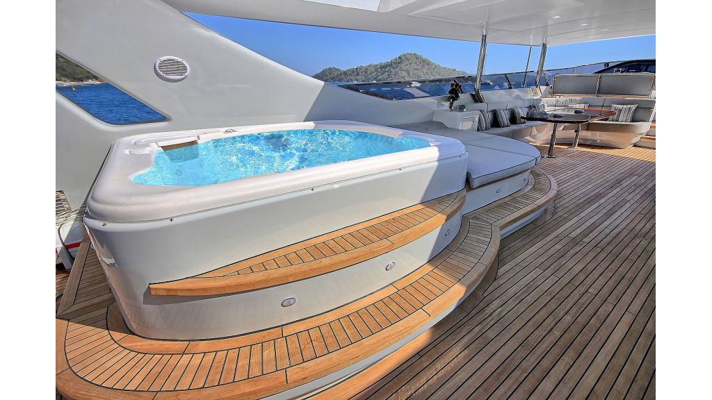 Crocus Luxury Motoryacht (70)