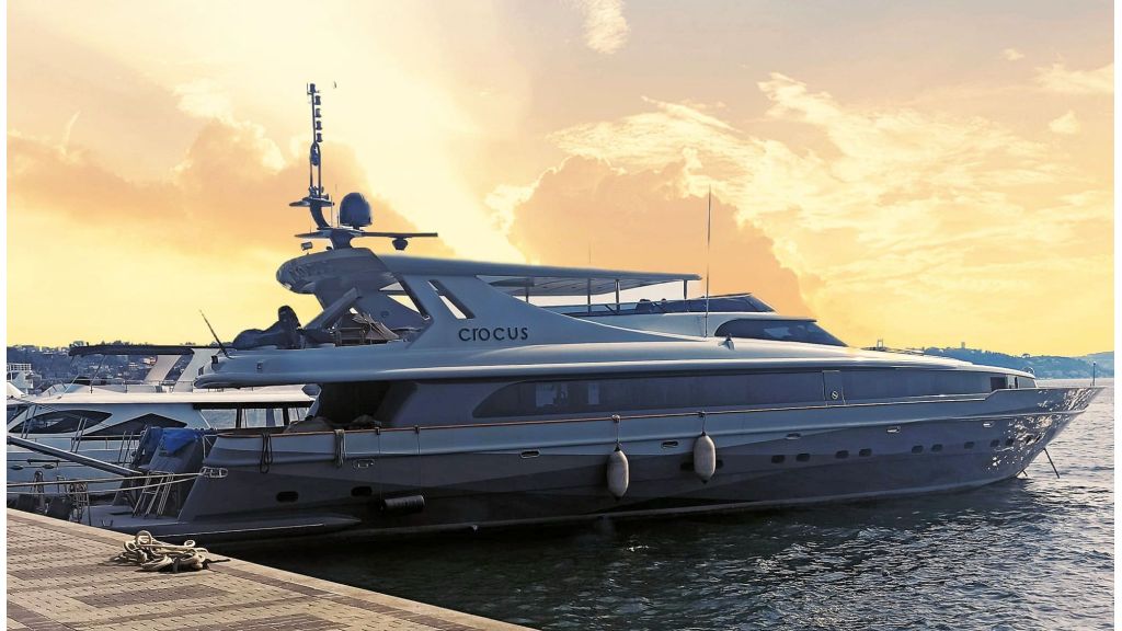 Crocus-Motor-Yacht-Sunrise