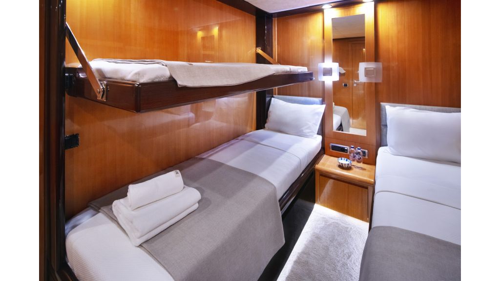 Go-motor-yacht-for-charter (38)