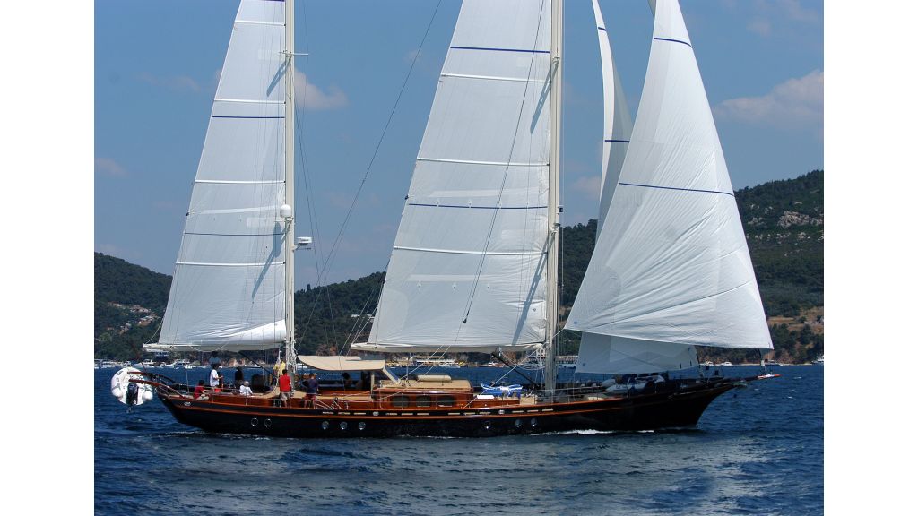 sailing-yacht-ilios