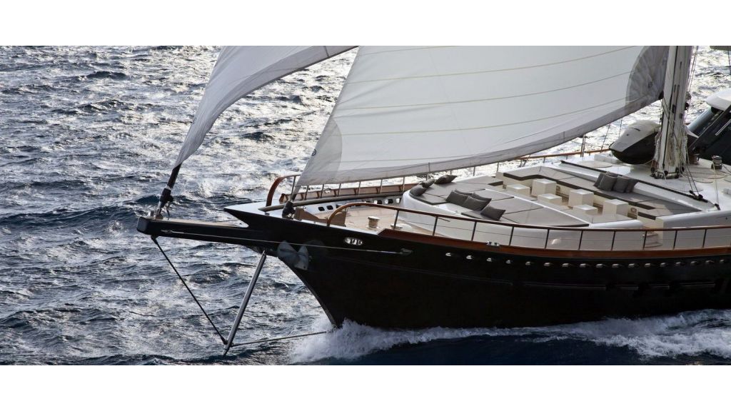 Infinity-luxury-yacht-master