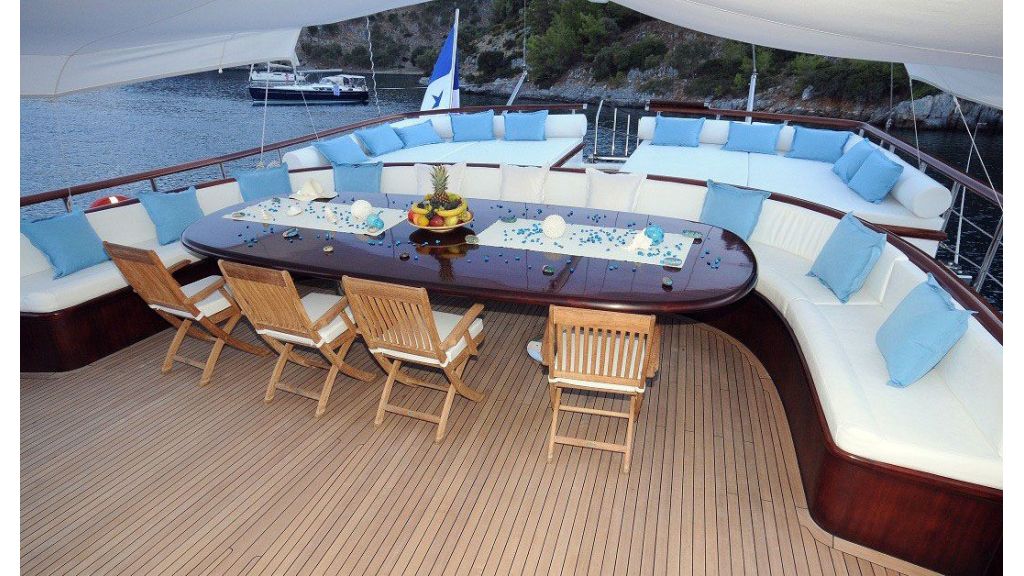 Smile-Luxury-Yacht master