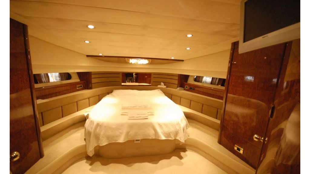 Laminated wood motoryacht (17)