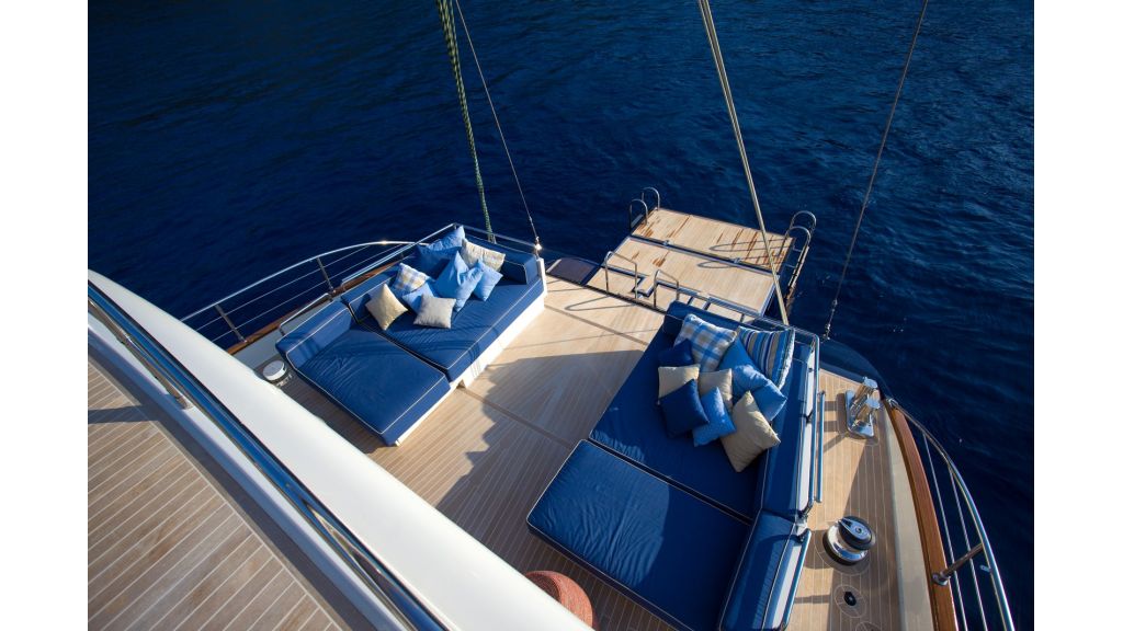 Transom_yacht_for_sale