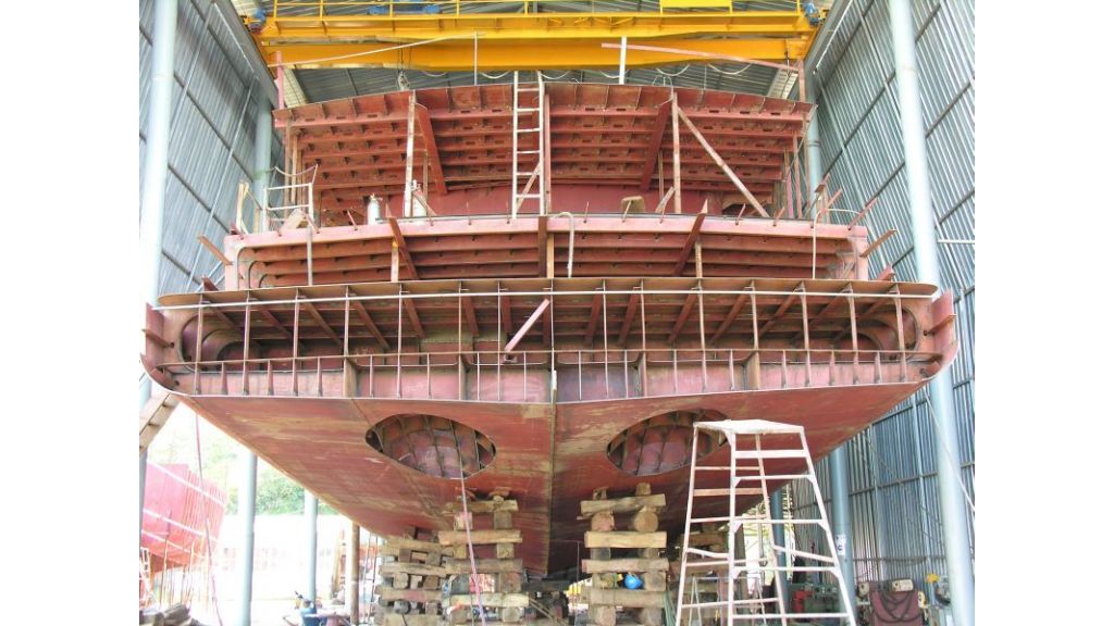 steel-hull-motor-yacht-for-sale (27)